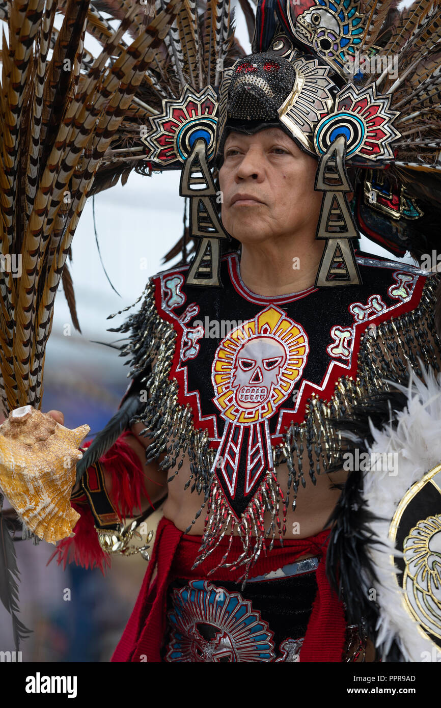 Aztec Traditional Clothing | tyello.com