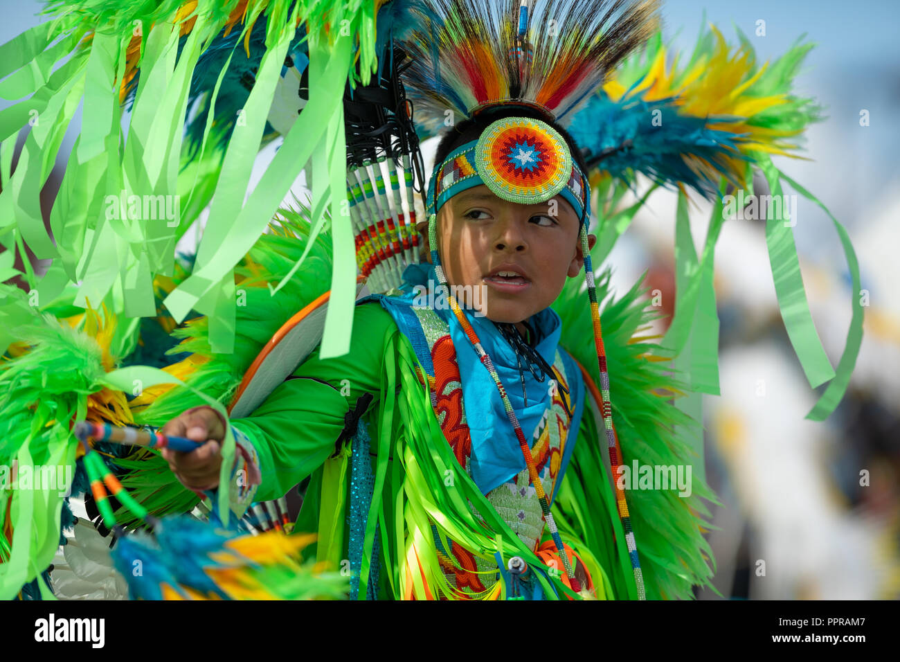 Native american traditional ceremony and child hi-res stock photography ...