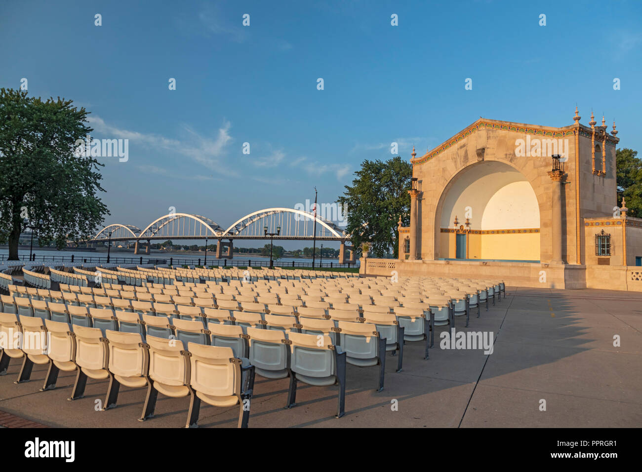 Davenport, Iowa - The LeClaire Park bandshell, next to the Mississippi River. The Rock Island Centennial Bridge connects Davenport with Rock Island, I Stock Photo