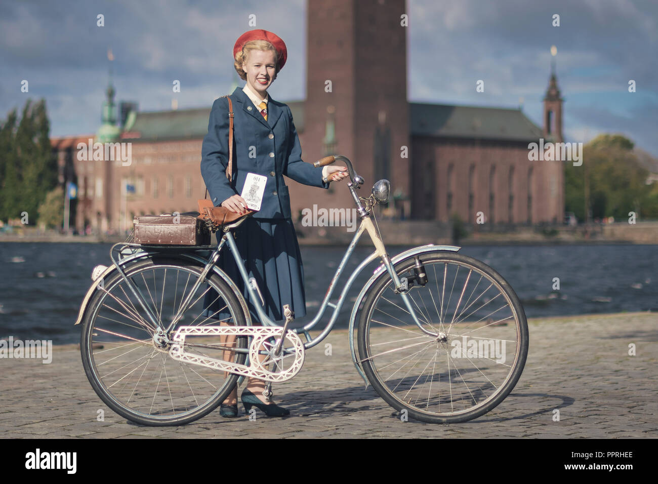 STOCKHOLM, SWEDEN, SEPT 22, 2018: Bike in tweed bicycle tour with vintage  bikes and clothes. Before start with backdrop of city hall Stock Photo -  Alamy