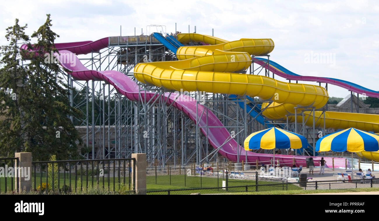 Overview of the Wisconsin Dells water park tube ride. Wisconsin Dells