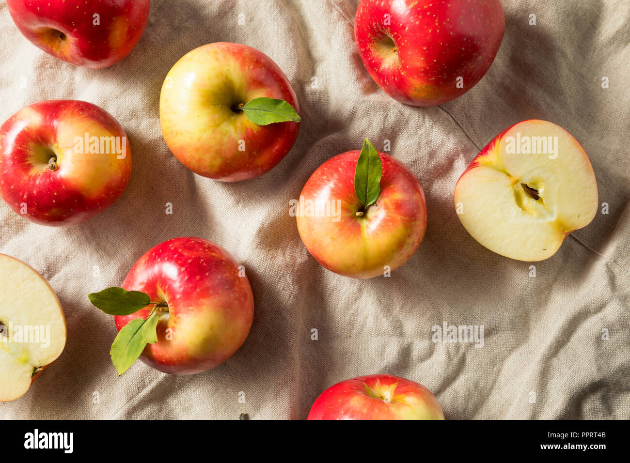 Raw Organic Red Apples Ready to Eat Stock Photo Alamy