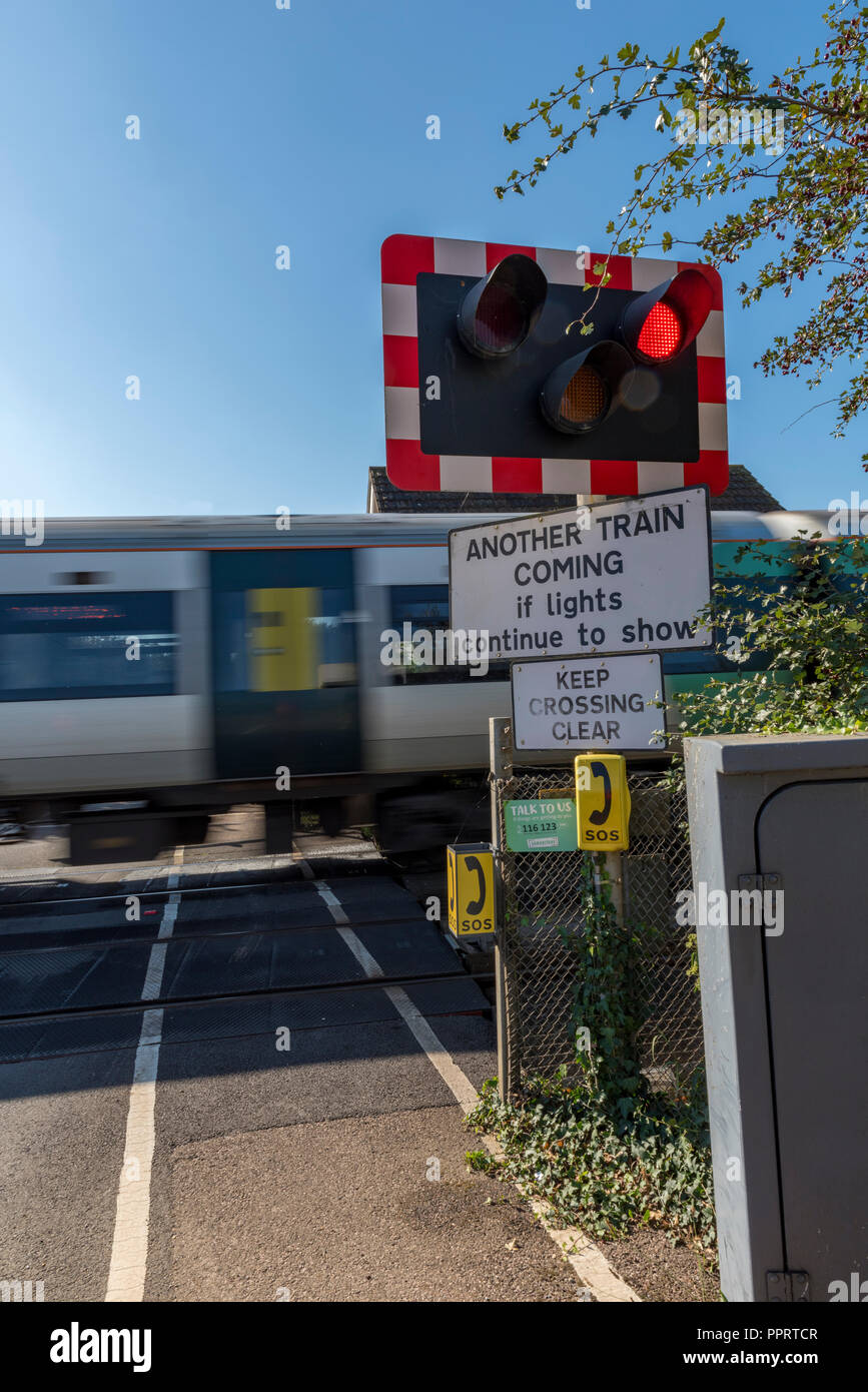 Railway Crossing Warning Lights High Resolution Stock Photography And Images Alamy Railway Crossing Warning Lights High Resolution Stock Photography And Images Alamy