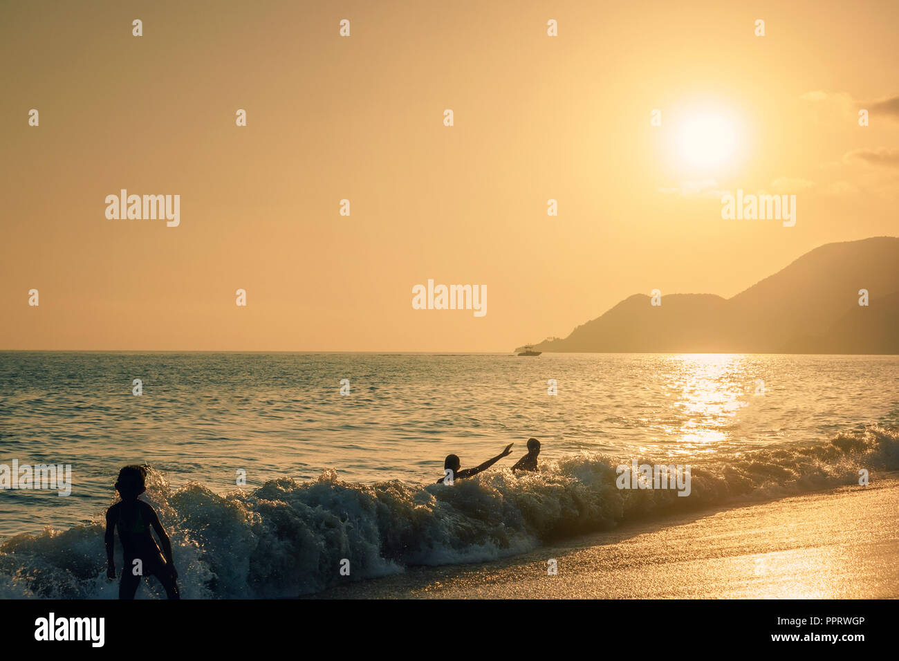 Wave light silhouettes hi-res stock photography and images - Alamy