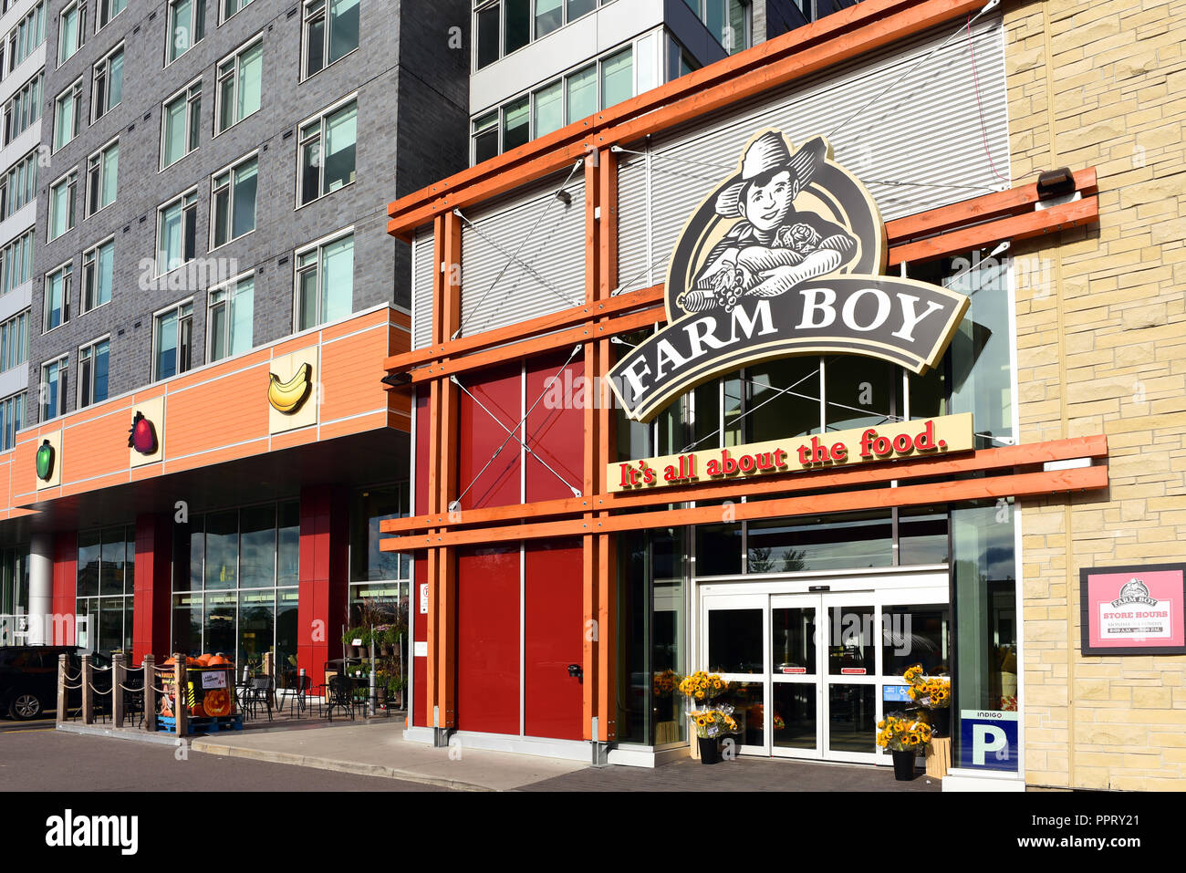 Ottawa On Canada September 27 18 Farm Boy Grocery Store On Mcrae Avenue The Ottawa Based Food Retailer And Its 26 Locations Were Recently P Stock Photo Alamy Ottawa On Canada September 27 18 Farm Boy Grocery Store On Mcrae Avenue The Ottawa Based Food Retailer And Its 26 Locations Were Recently P Stock Photo Alamy