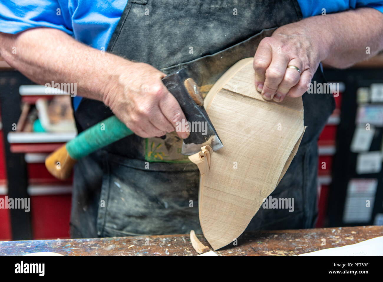 Decoy carving with hatchet Stock Photo Alamy