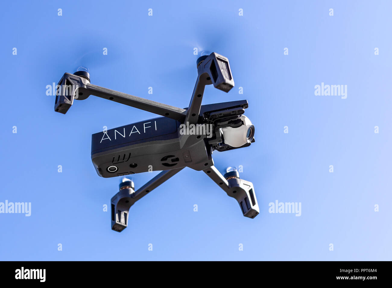 26th October 2018 - Kiev,Ukraine: New 2018 Parrot anafi drone flying  against blue clear sky on background on bright sunny day. Dji competitor  UAV. 21 Stock Photo - Alamy