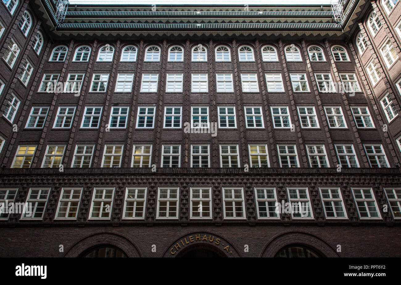 Hamburg Kontorhaus CHILEHAUS, errichtet 1922-24 von Fritz Höger, Innenhof über der Fischertwiete Stock Photo