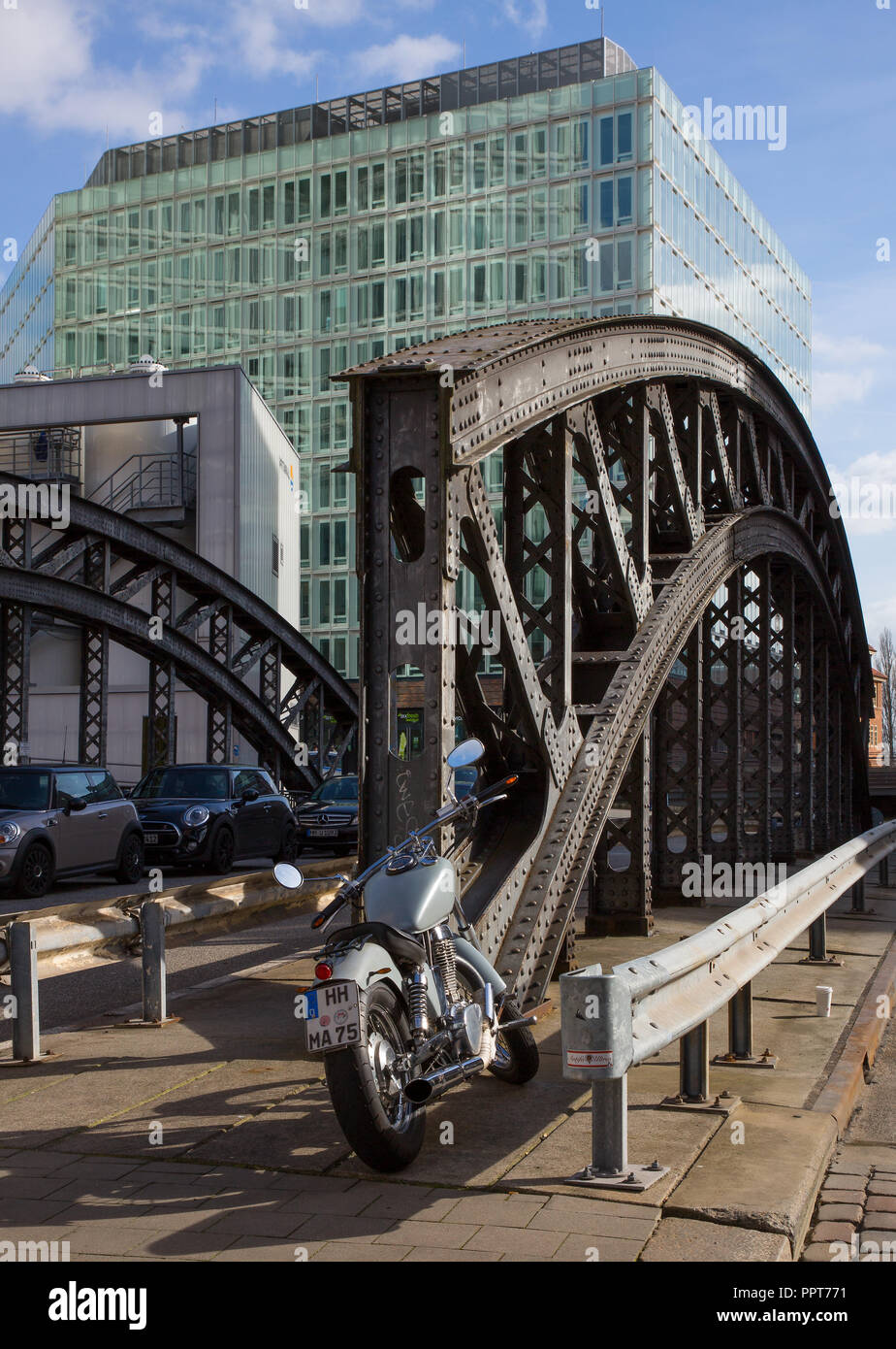 Hamburg,  Speicherstadt zwischen 1883 und 1927 errichtet, Poggenmühlenbrücke zur Hafen-City Stock Photo