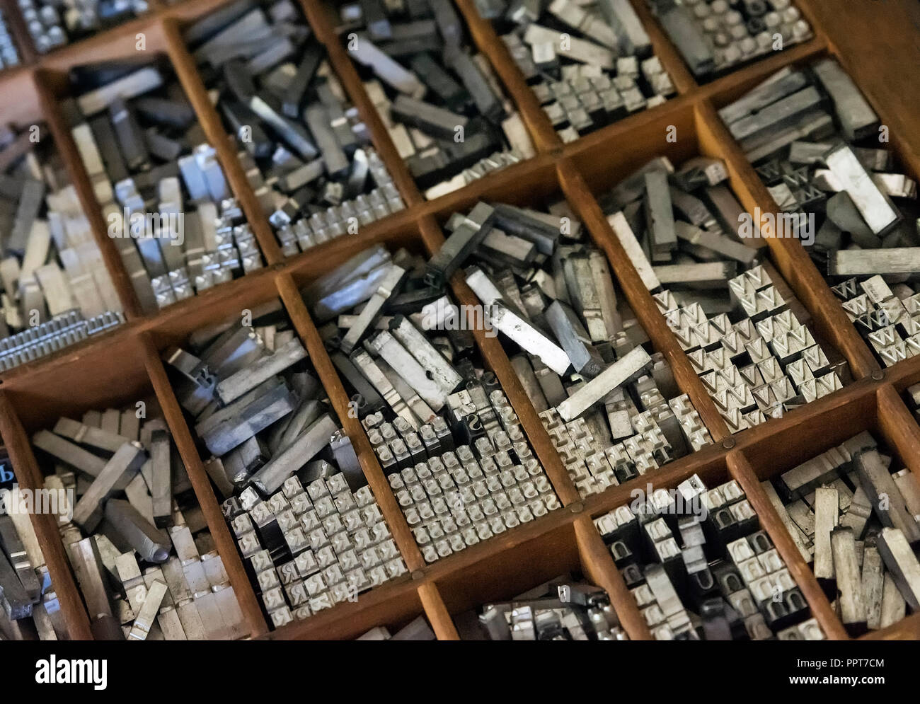 Old printing press hires stock photography and images Alamy