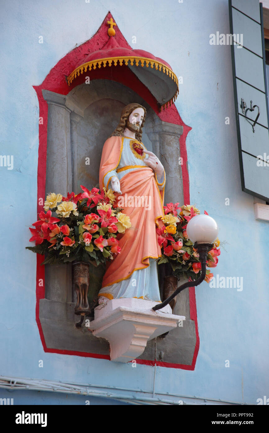 Tacky Statue High Resolution Stock Photography and Images - Alamy