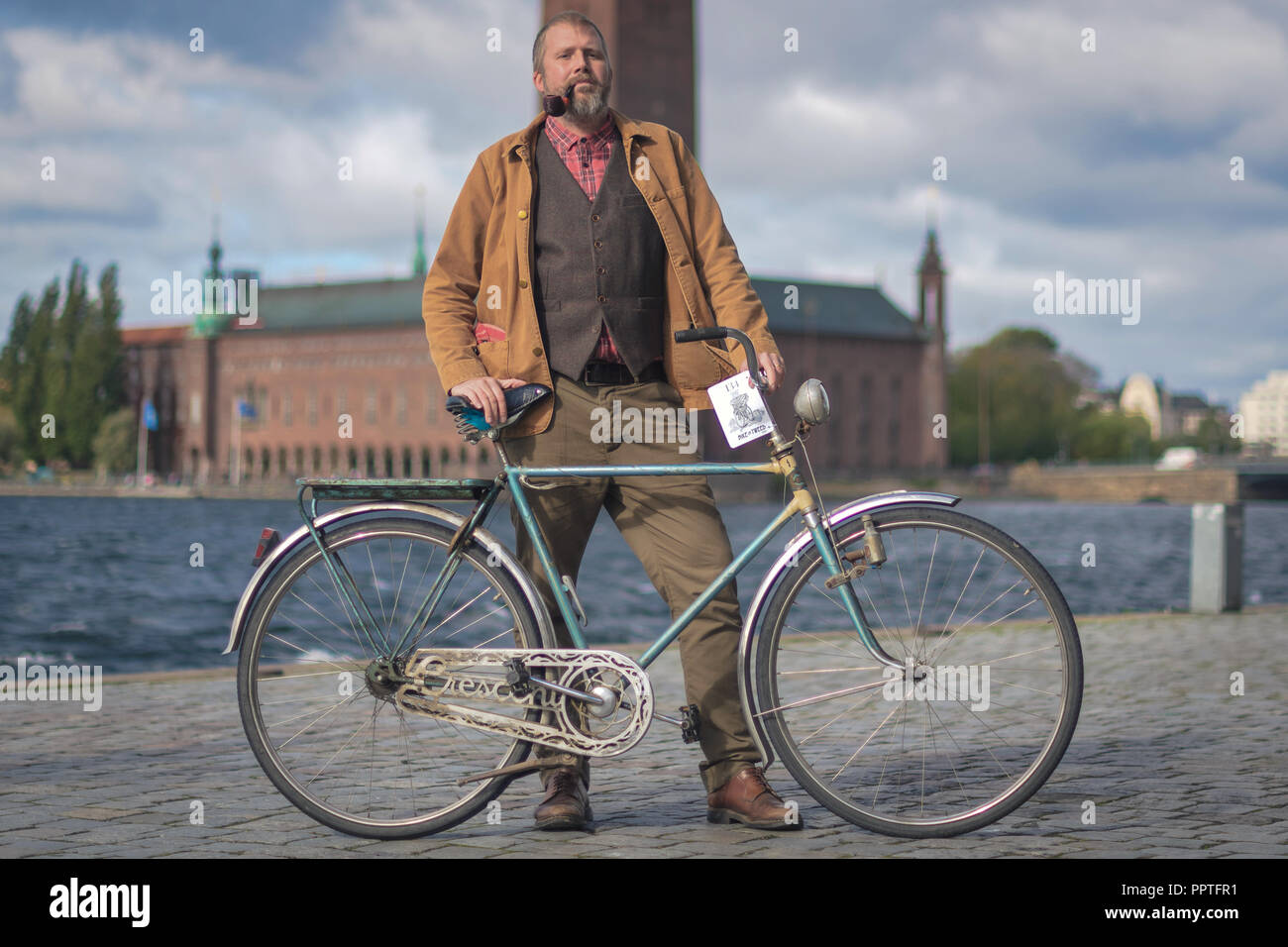 Bike in tweed hi-res stock photography and images - Alamy