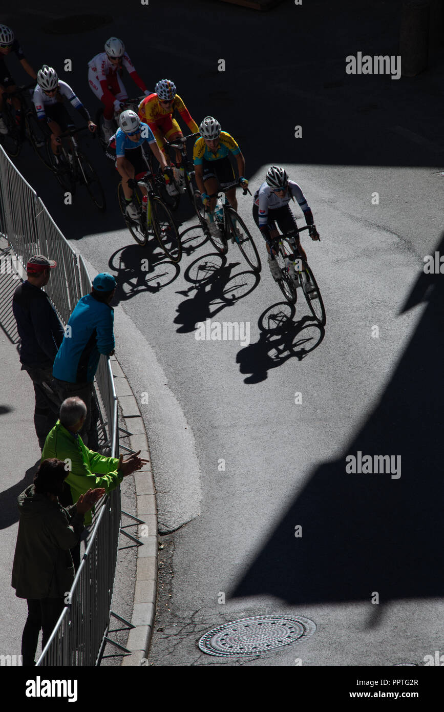 Innsbruck, Tirol, Austria 27th September 2018. UCI Road World Championships, Women Juniors Road Race, last lap in the city of Innsbruck. Credit: Javier Corripio/Alamy Live News. Stock Photo