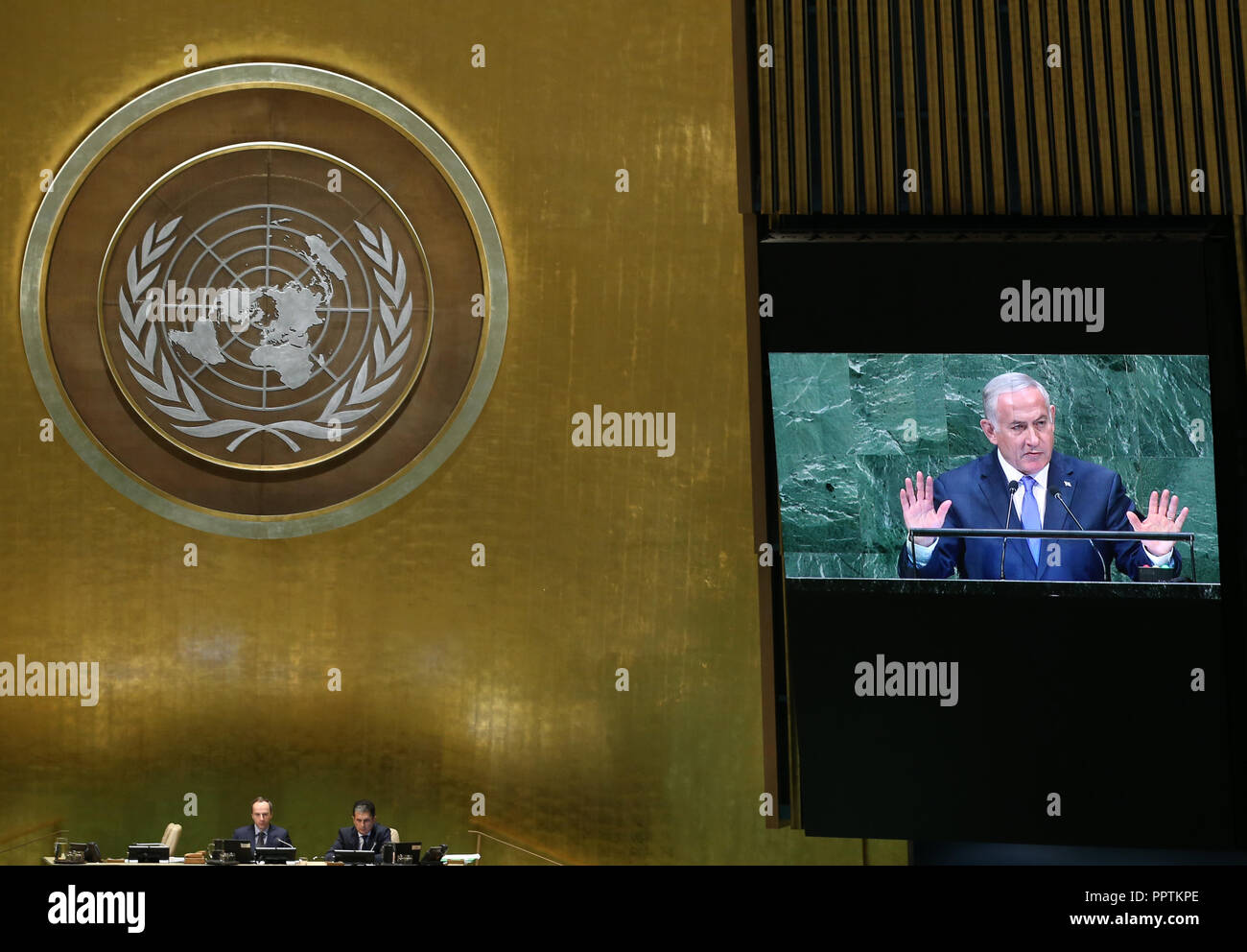 (180927) -- UNITED NATIONS, Sept. 27, 2018 (Xinhua) -- Israeli Prime Minister Benjamin Netanyahu (on screen) addresses the General Debate of the 73rd session of the United Nations General Assembly at the UN headquarters in New York, on Sept. 27, 2018. (Xinhua/Qin Lang) Stock Photo