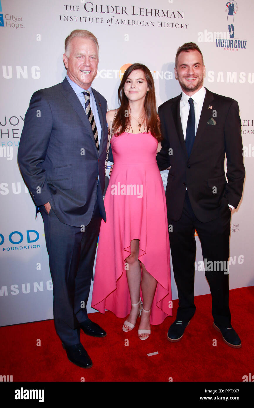 Boomer esiason hi-res stock photography and images - Alamy