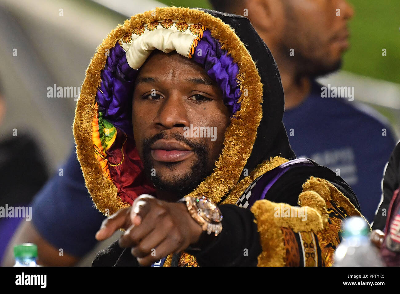 September 27, 2018 Los Angeles, CA.Floyd Mayweather Jr. in attendance at  the Thursday night NFL football game against the Minnesota Vikings at the  Los Angeles Memorial Coliseum in Los Angeles, California..The Los