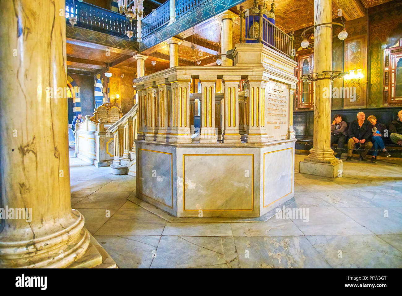Bimah in synagogue hi-res stock photography and images - Alamy