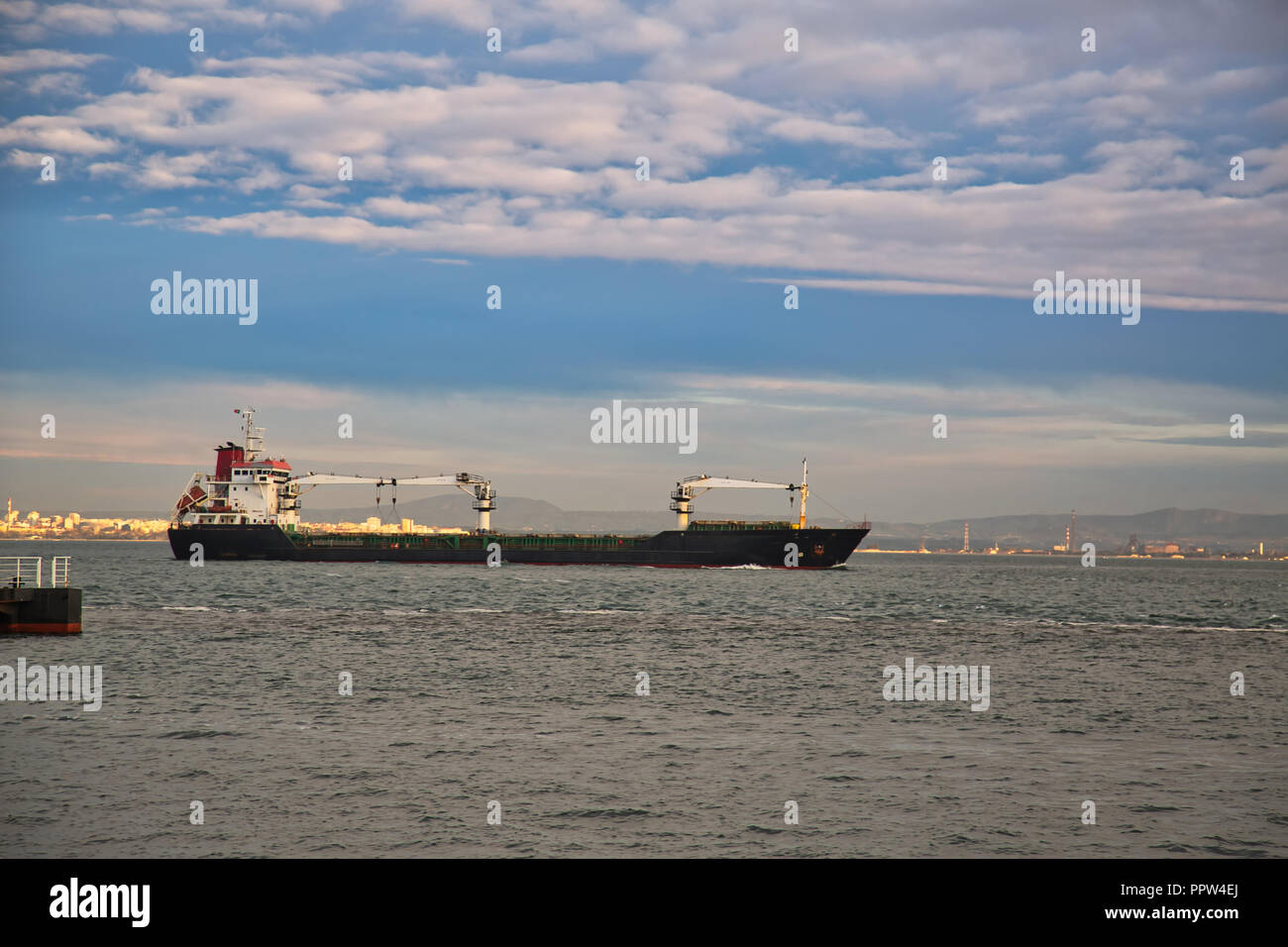 Portuguese ships tagus hi-res stock photography and images - Alamy