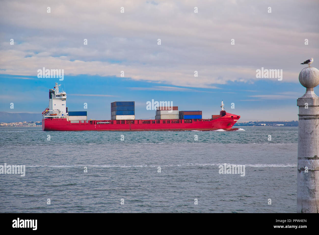 Portuguese ships tagus hi-res stock photography and images - Alamy