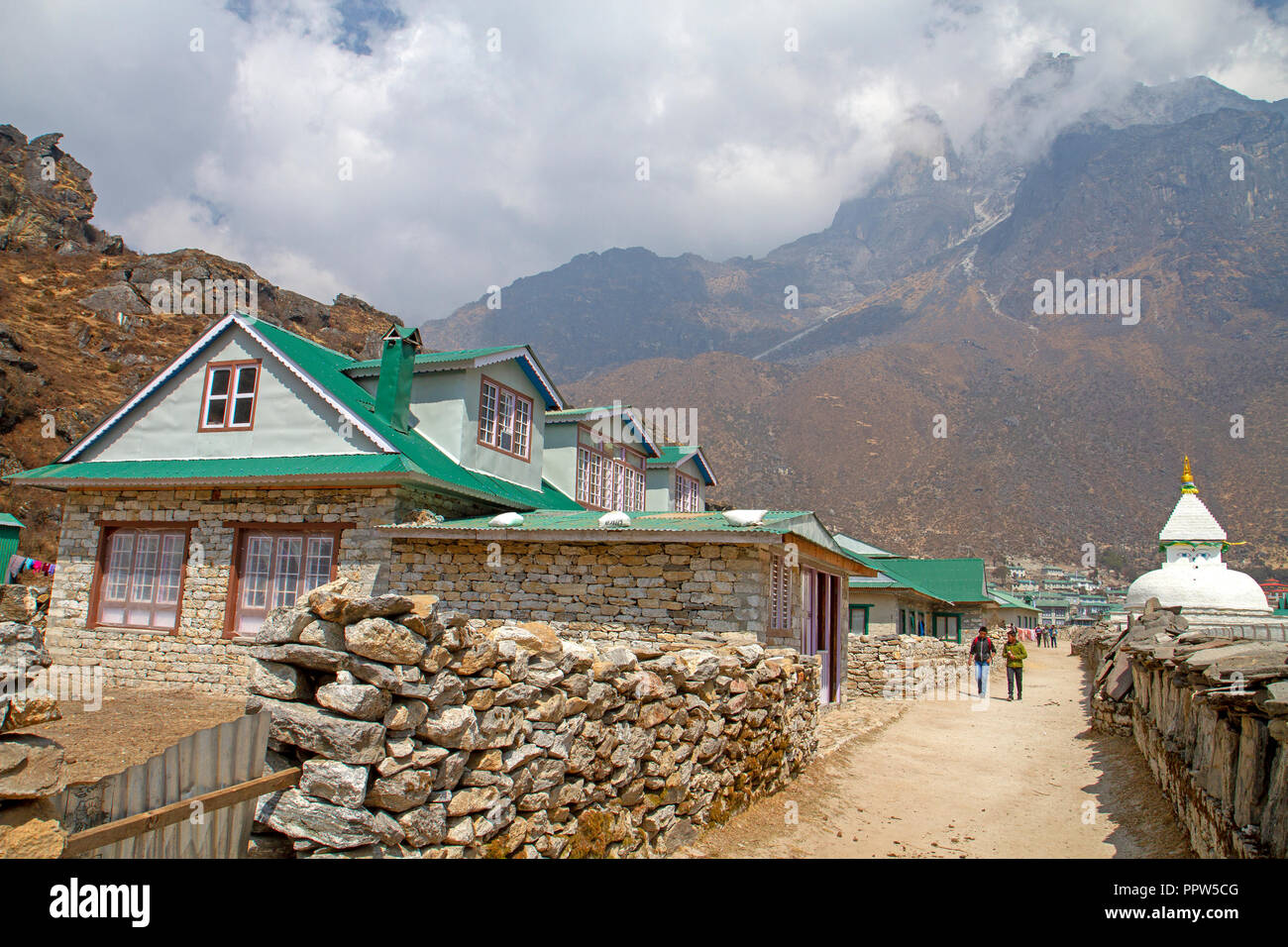 The Sherpa village of Khumjumg Stock Photo