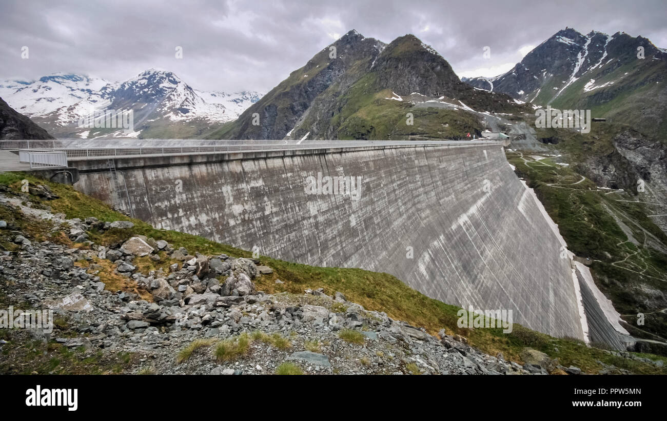 Large amounts of concrete of the Grande Dixence Dam (the tallest gravity dam in the world and tallest dam in Europe) in the Valais canton, Switzerland Stock Photo