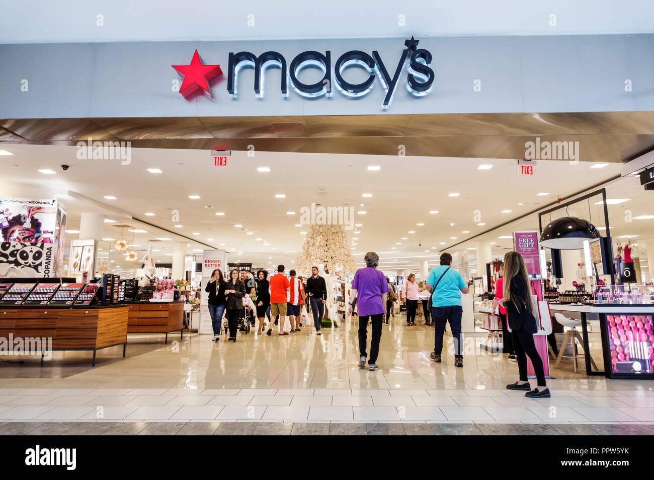 Macys department store inside interior hi-res stock photography and images  - Alamy