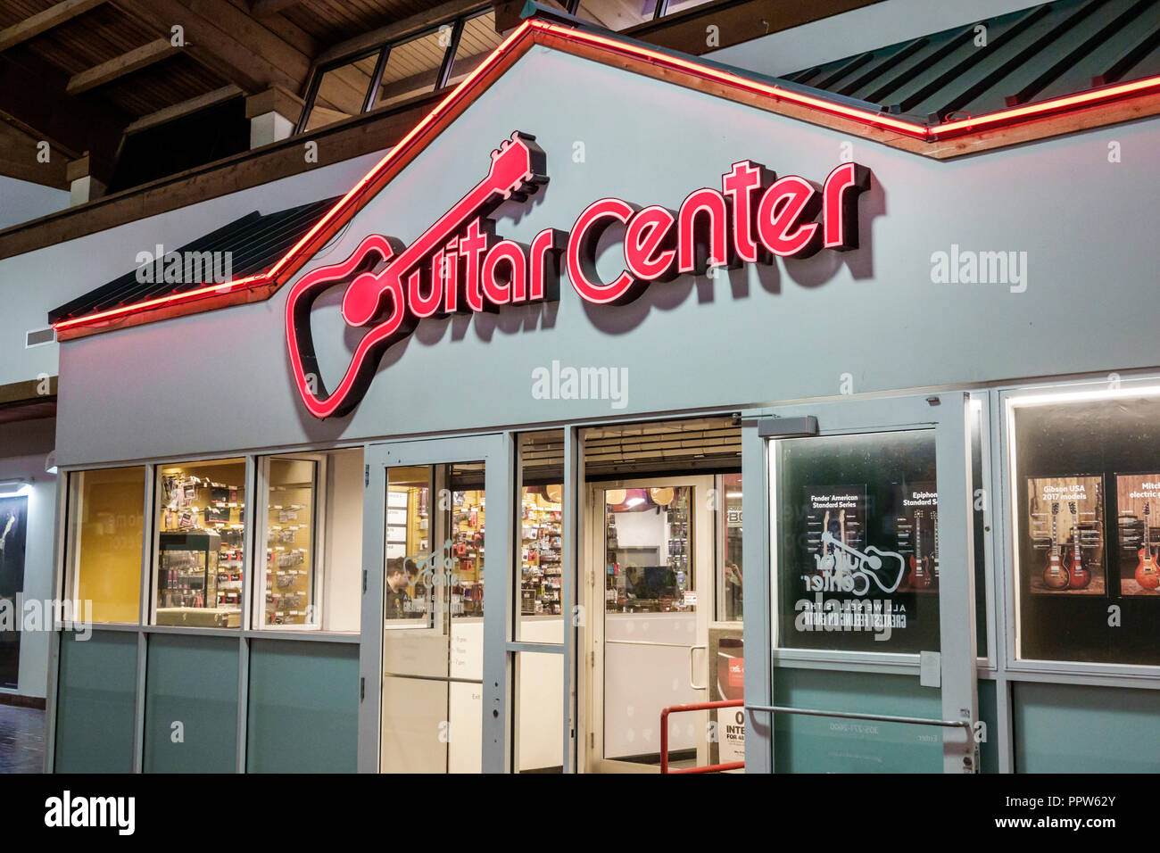 Guitar center in online store shopping