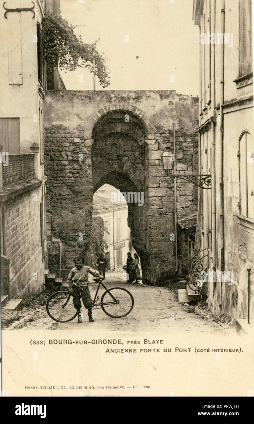 Bourg - Porte du port 2c Stock Photo - Alamy