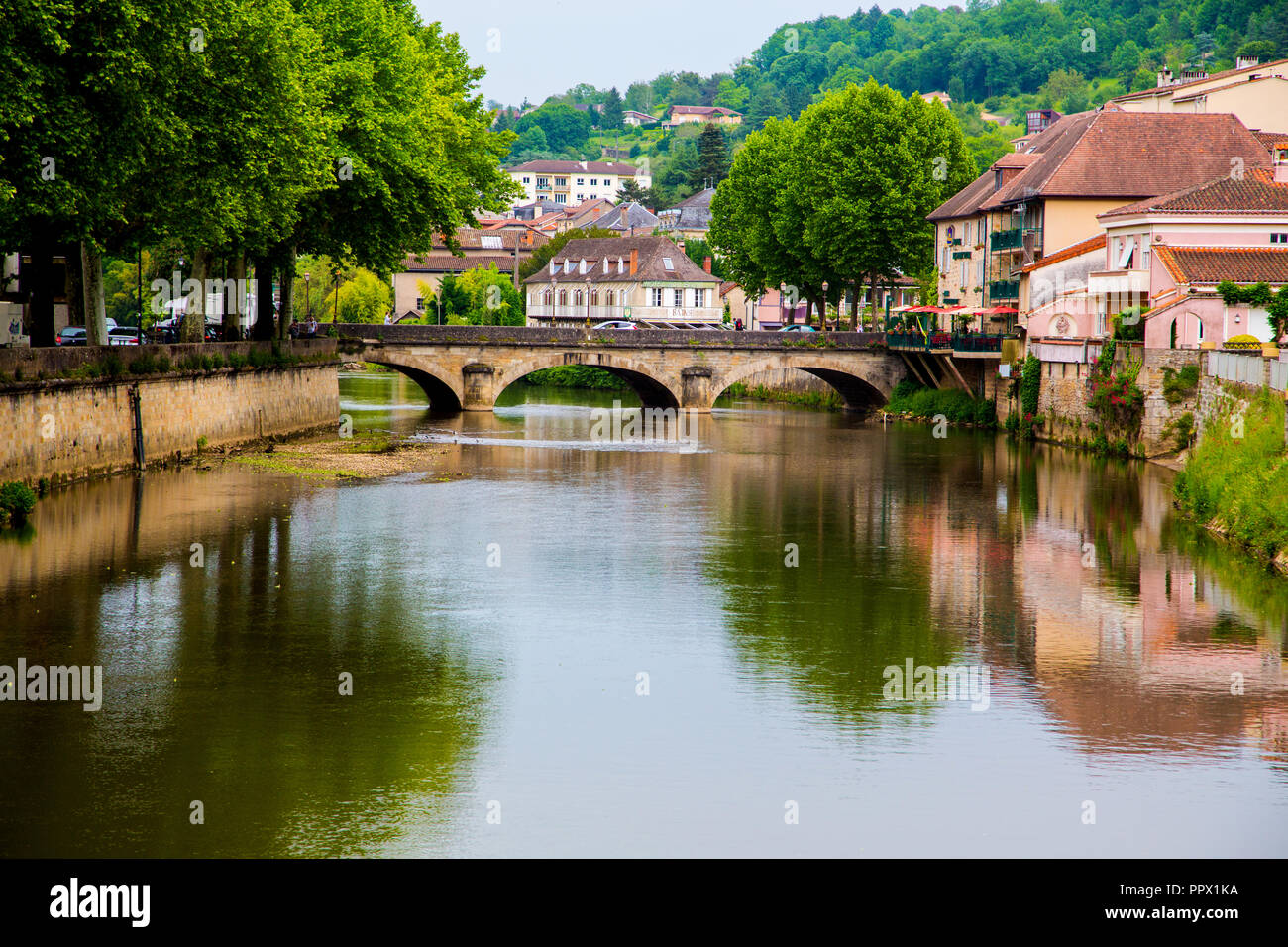 The River Cele flowing through the picturesque town of Figeac in south-west France. Stock Photo