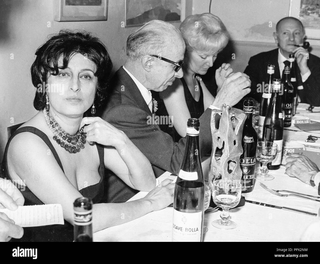 anna magnani, avvocato graziadei, elsa de giorgi, tor margana award, rome, 1961 Stock Photo