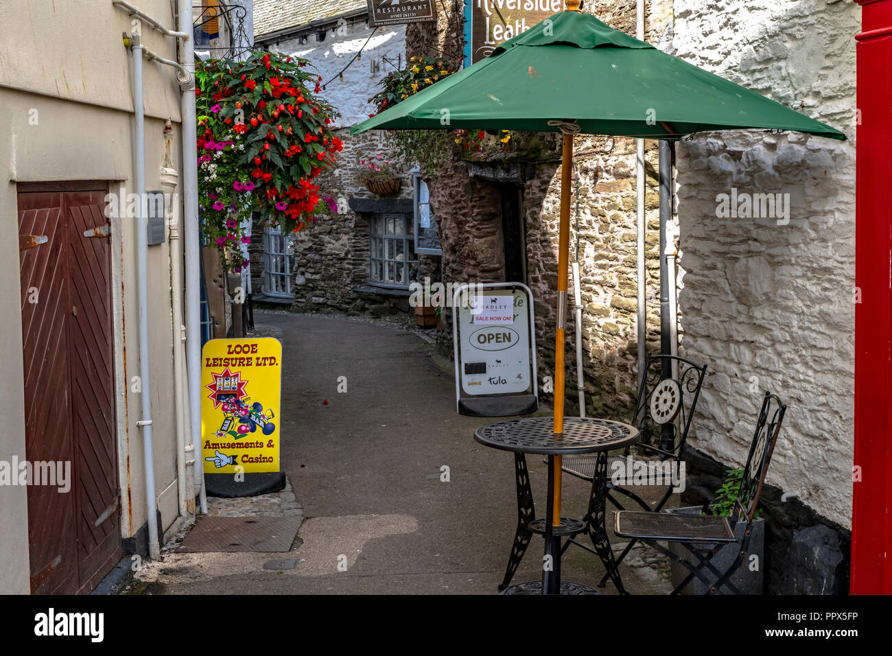 LOOE Cornwall England UK  Looe a very popular fishing port  a Holiday Resort full of Hotels, Attractions, and Restaurants. Stock Photo