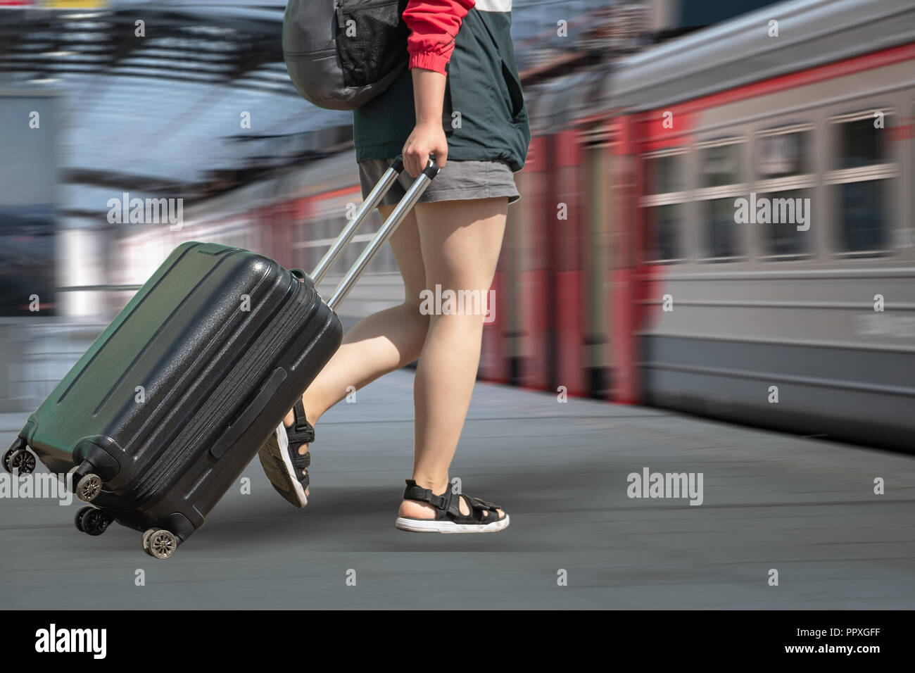 Woman with luggage 1920 hi-res stock photography and images - Alamy