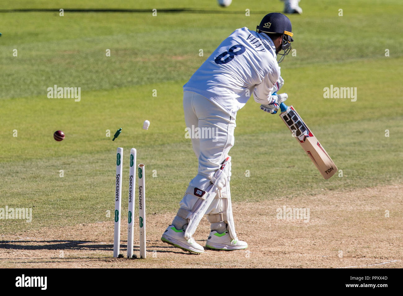 London, UK. 27 September 2018. ,Morne Morkel bowling for Surrey, gets the wicket of Murali Vijay on day four of the Specsavers County Championship game at the Oval. David Rowe/Alamy Live News. Stock Photo