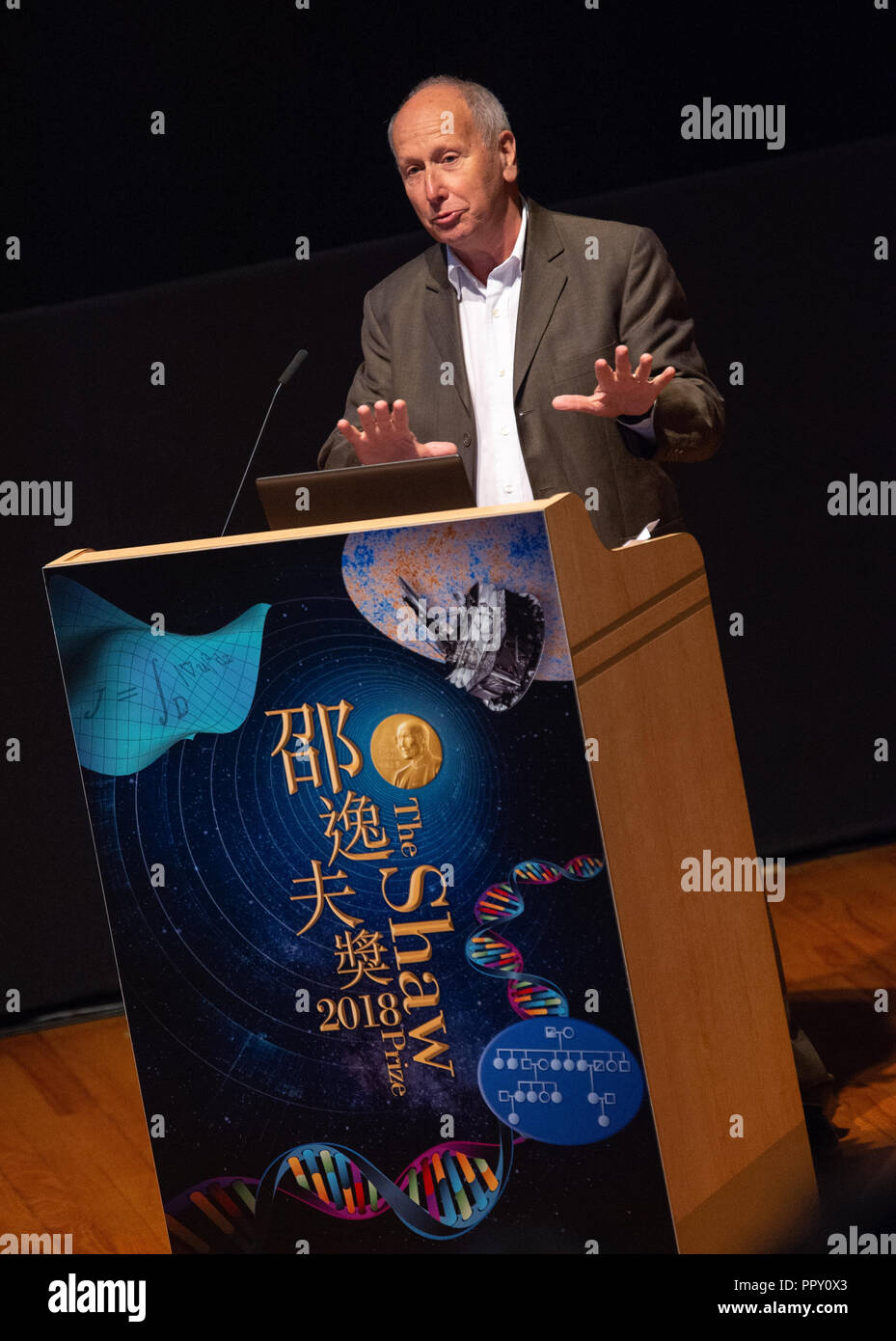 Italian Math Professor Professor lecture asia hi-res stock photography and images - Alamy