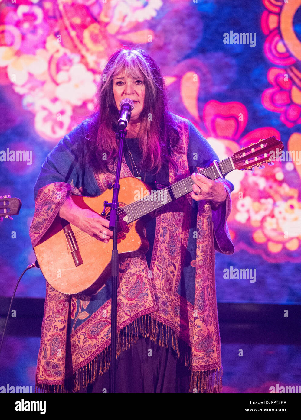 06 September 2018, Hamburg: [ATTENTION: Publication banned before: 24 September 2018 at 00:01.]   US singer Melanie Safka performing on stage during the recording of the new TV show 'Gottschalks große 68er Show' ('Gottschalk's Big Show of '68'). The Saturday evening show will be broadcast on ZDF on 06 October 2018. Photo: Daniel Bockwoldt/dpa Stock Photo