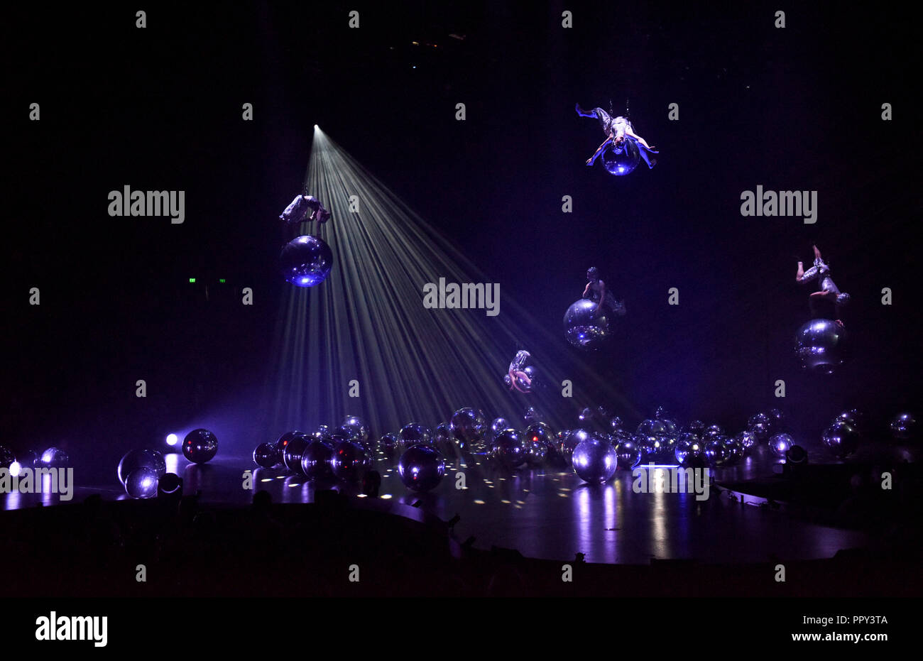 Wellington. 28th Sep, 2018. Photo taken on Sept. 28, 2018 shows the stage of the annual World of Wearable Art Awards Show in Wellington, New Zealand. Credit: Xinhua Photo/Guo Lei/Xinhua/Alamy Live News Stock Photo