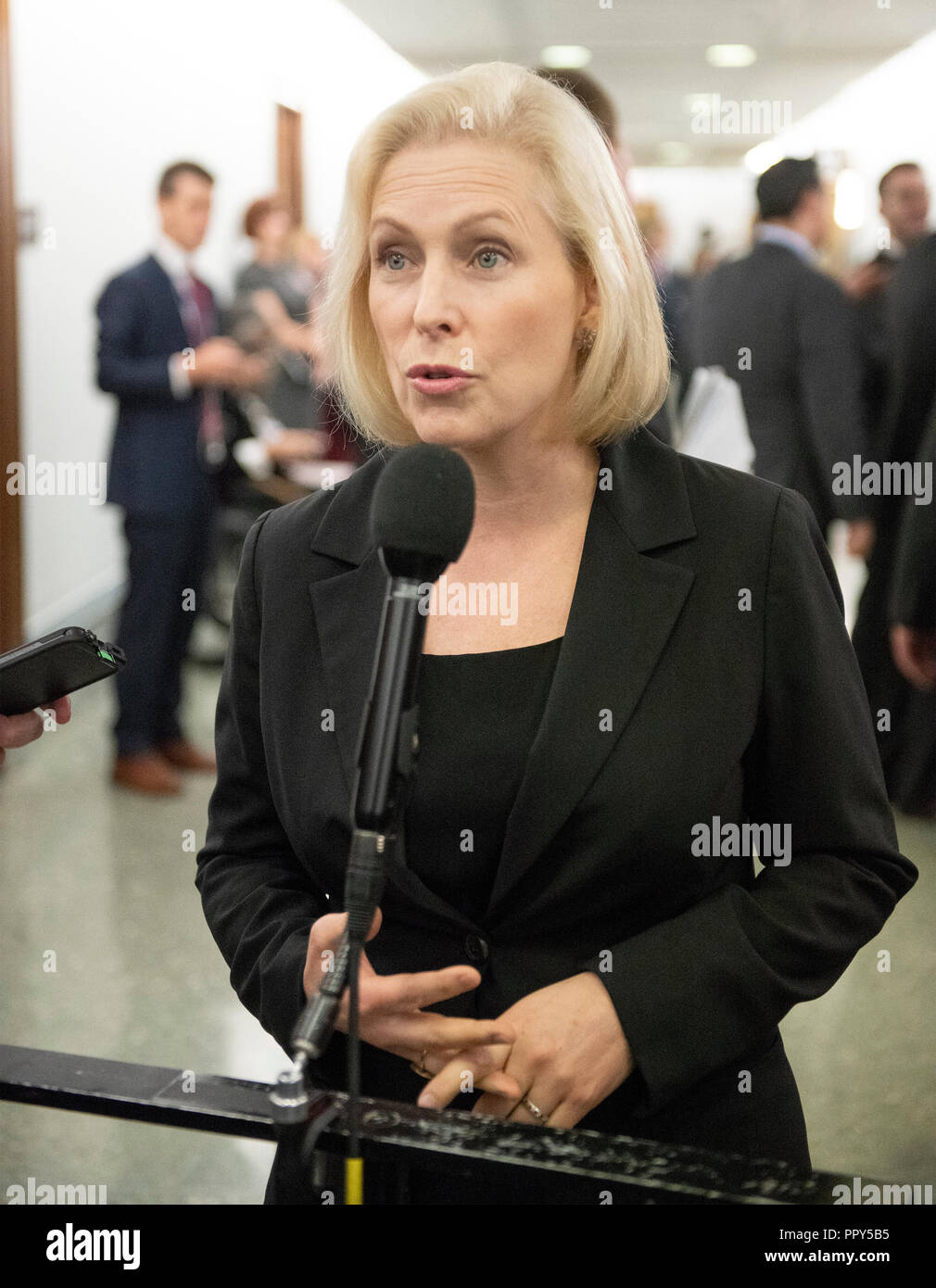 Dr christine blasey ford hi-res stock photography and images - Alamy