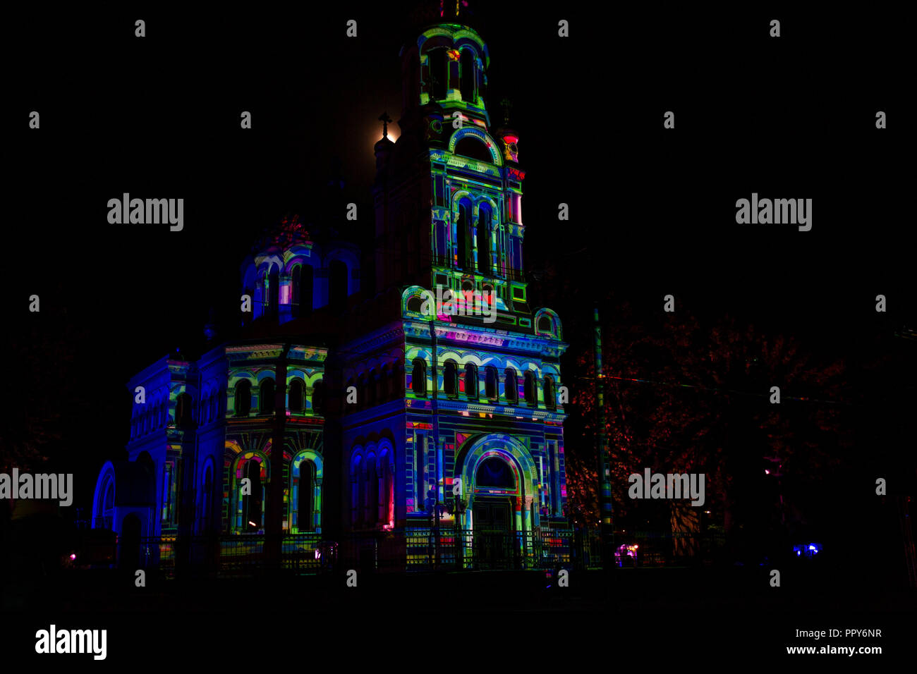 Lodz, Poland. 28th September 2018. Light Move Festival - The first day is a beautiful festival of light in Poland. LMF illuminates with colorful illuminating architectural properties of several dozen months in the city center. The organizer of the festival is the Lodz Foundation 'Lux Pro Monumentis'. Credit: Slawomir Kowalewski/Alamy Live News Stock Photo