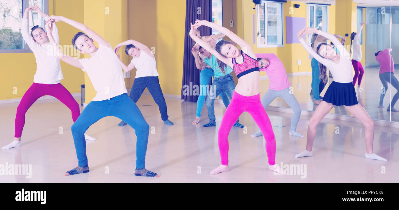 Easy Dance Steps for Makhna Song | Shipra's Dance Class | Easy dance,  Simple dance steps, Dance steps