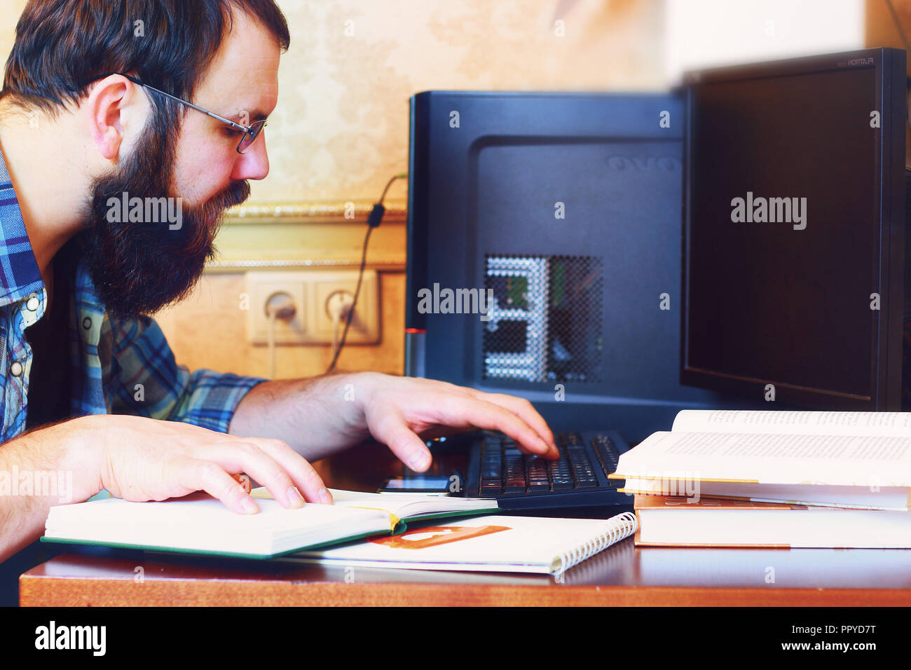 male work computer pen write Stock Photo - Alamy