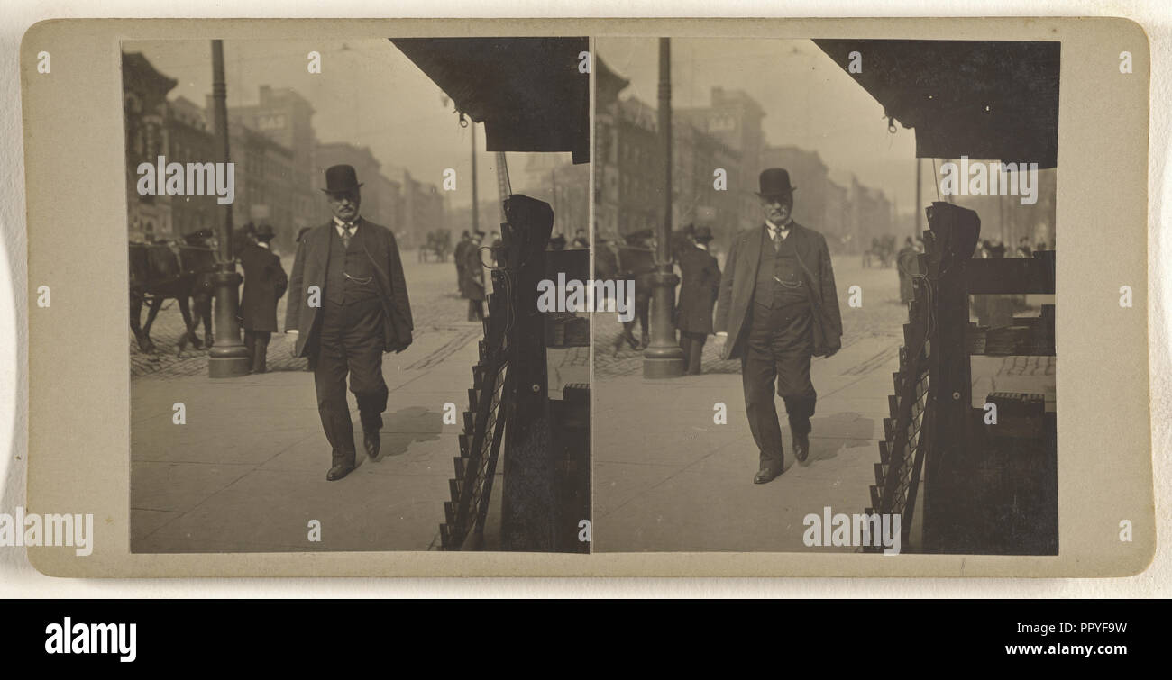 1900s man walking hi-res stock photography and images - Alamy
