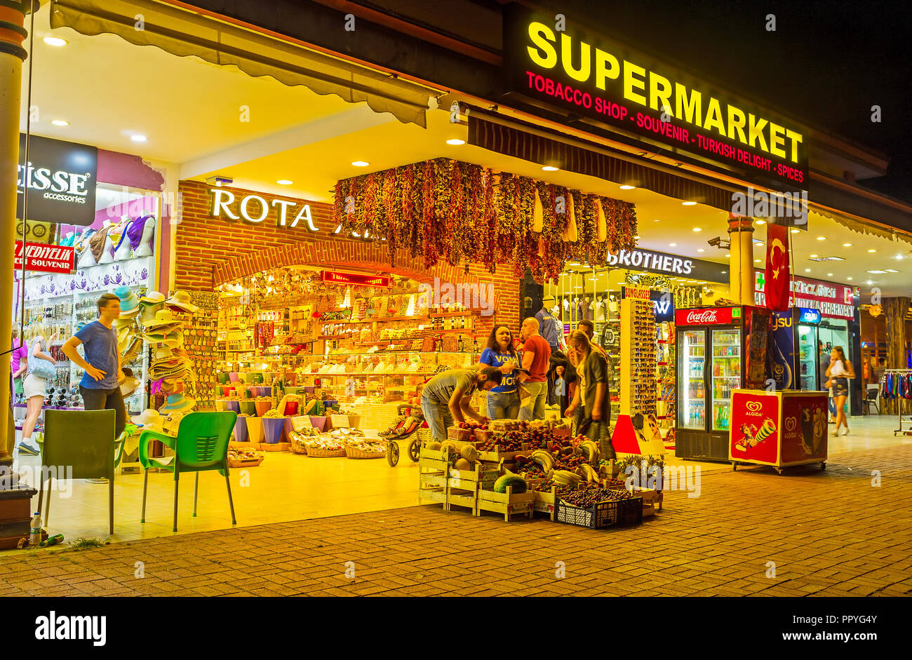 Supermarket Turkey High Resolution Stock Photography and Images Alamy