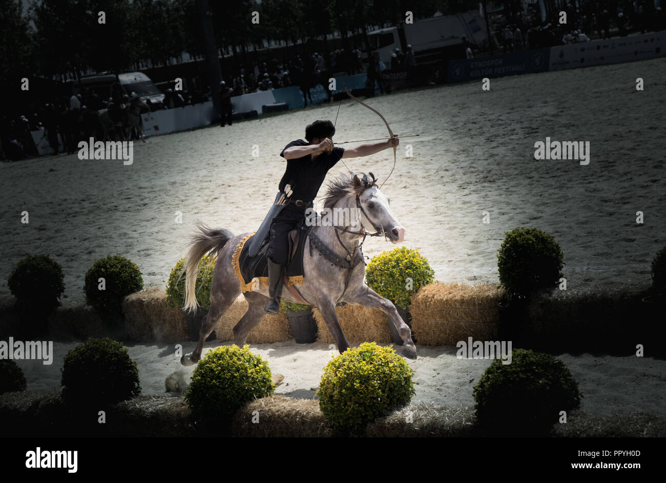 Ottoman archer riding and shooting on horseback Stock Photo - Alamy
