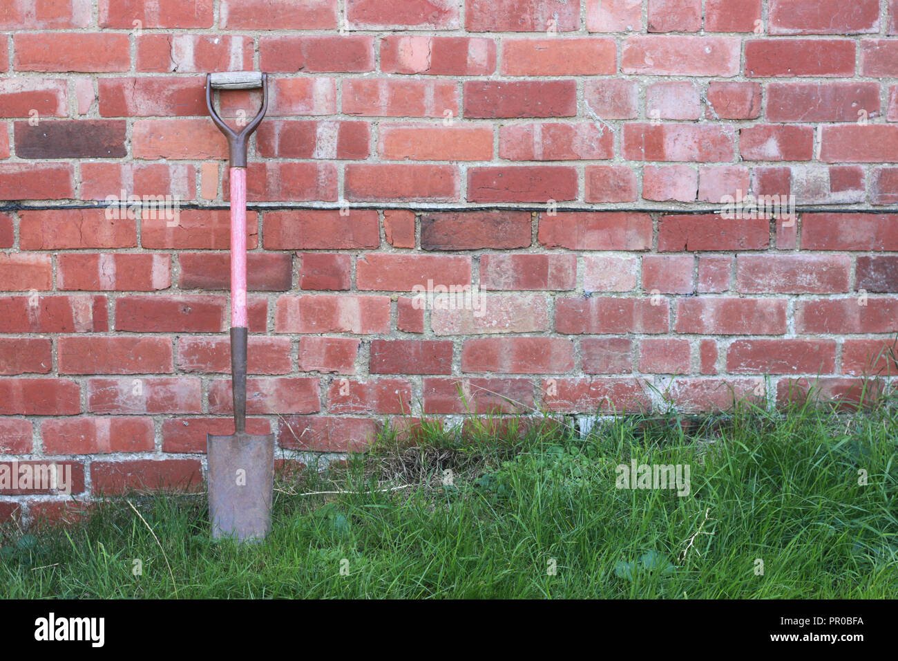 Garden spades hires stock photography and images Alamy