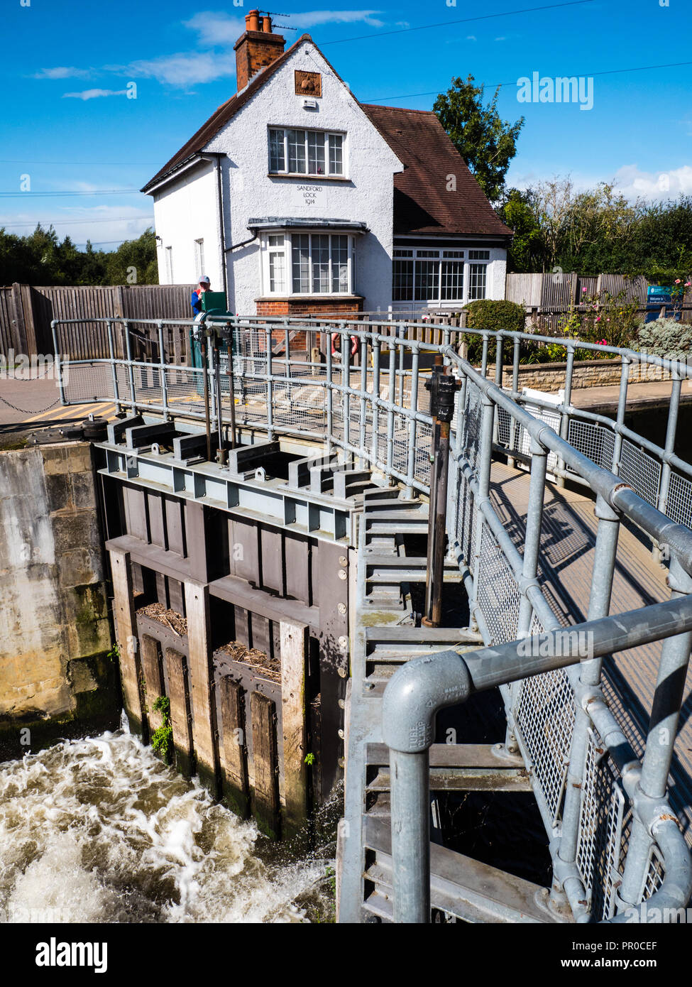 Thames lock gates hires stock photography and images Alamy
