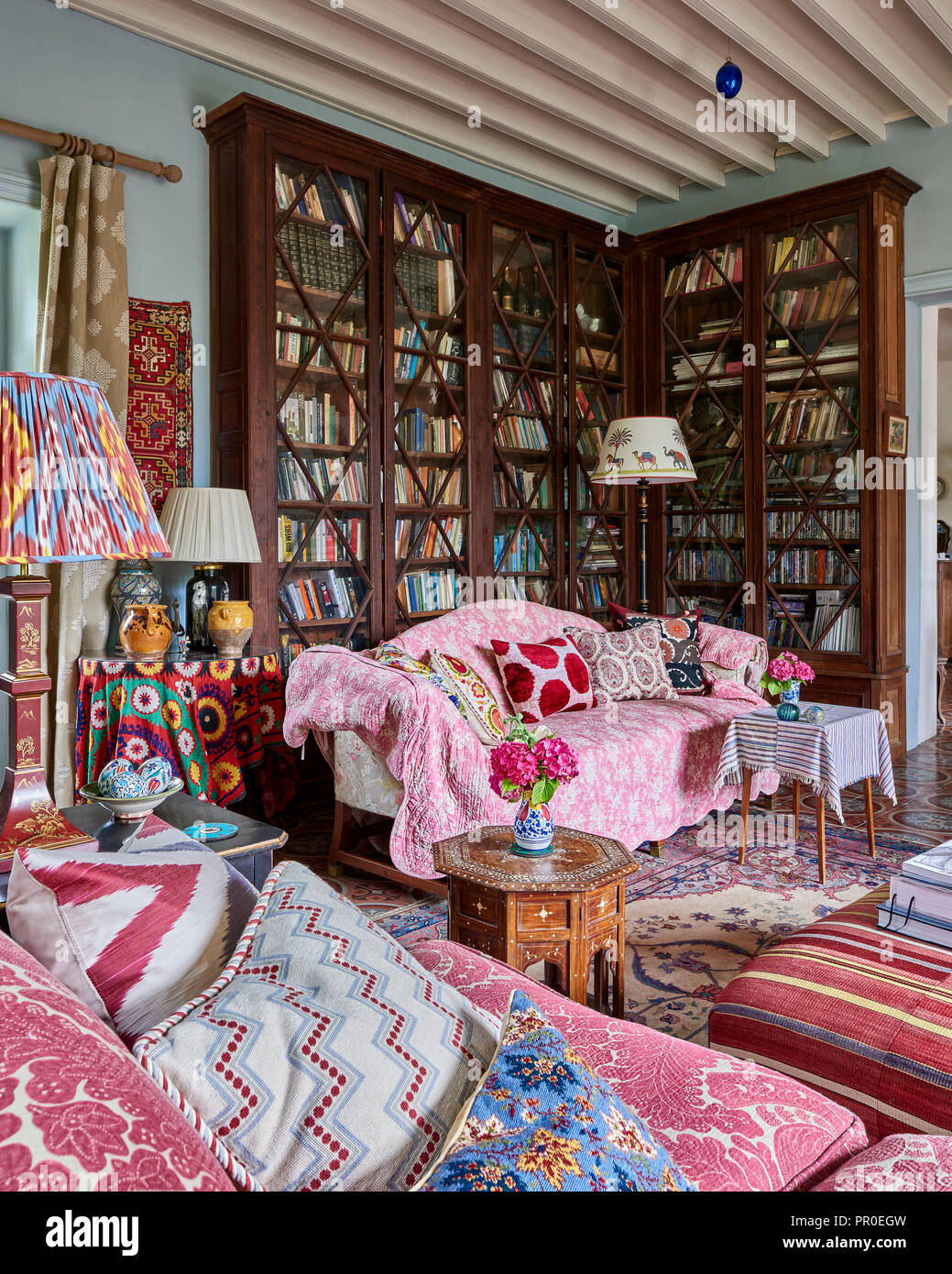 Glass fronted side hires stock photography and images Alamy