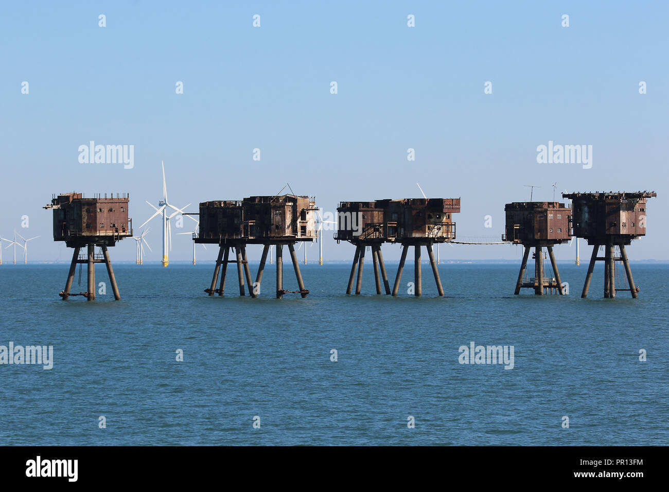 London array windfarm hi-res stock photography and images - Alamy