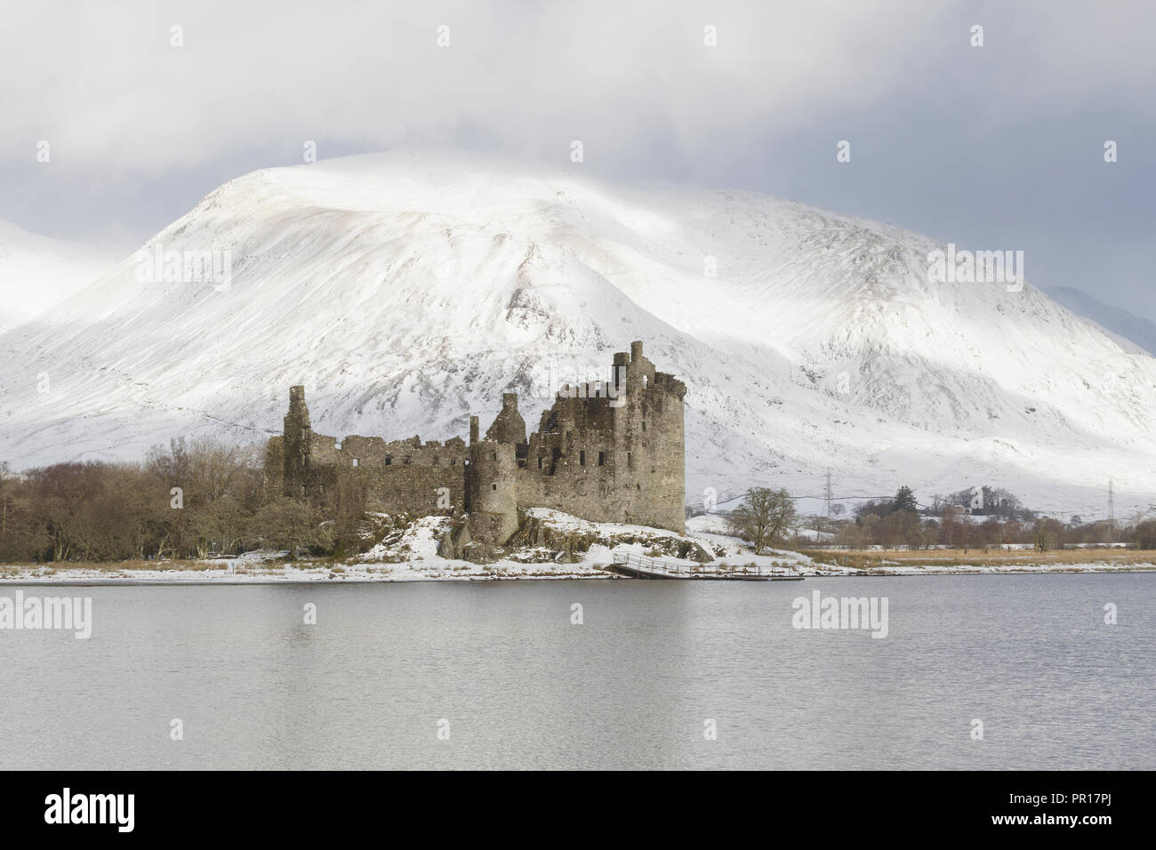 Kilchurn Castle and Loch Awe in the Scottish Highlands, Scotland, United Kingdom, Europe Stock Photo