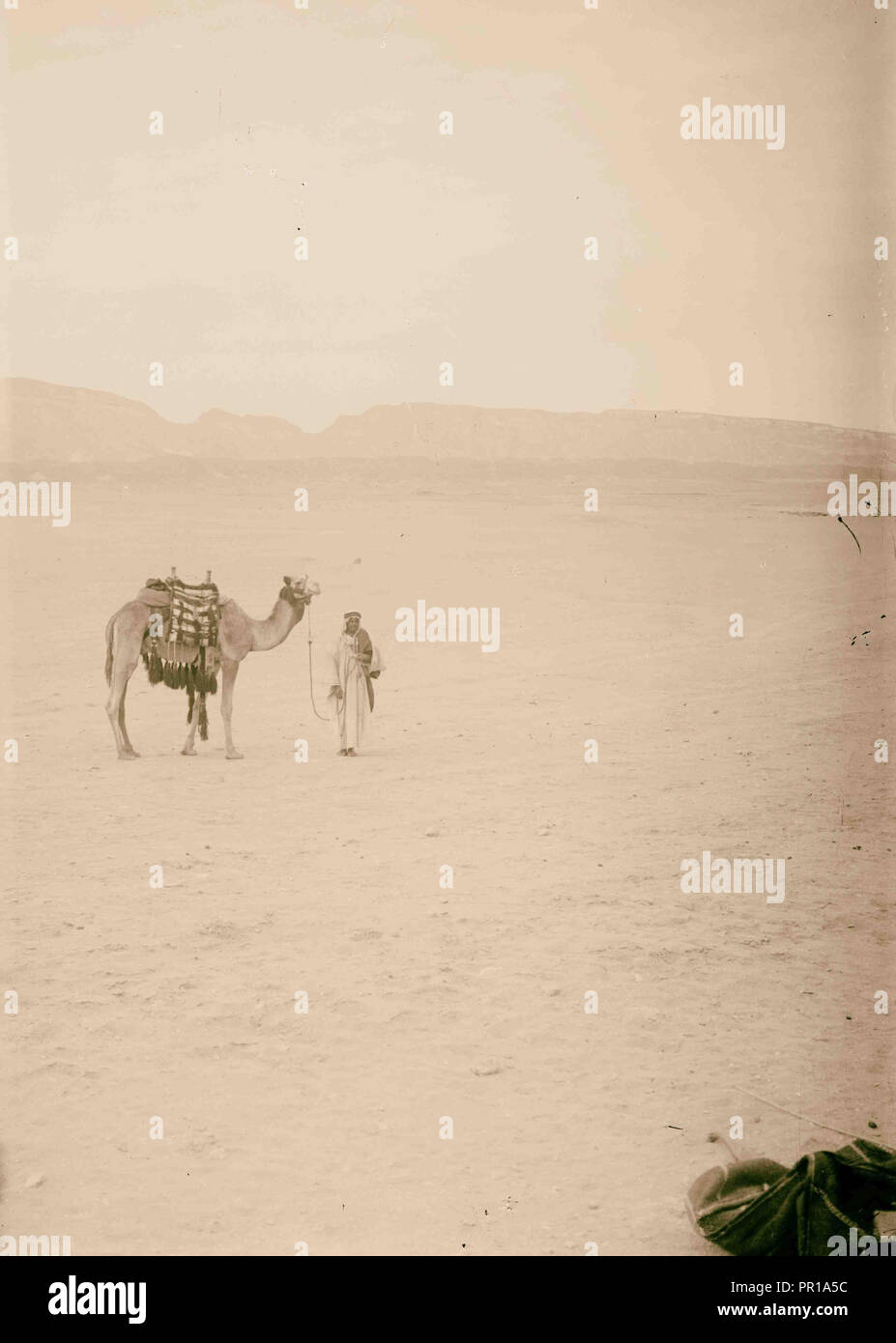 To Sinai via the desert. Dreary desert scene in Sinai Peninsula. 1900, Egypt, Sinai Stock Photo
