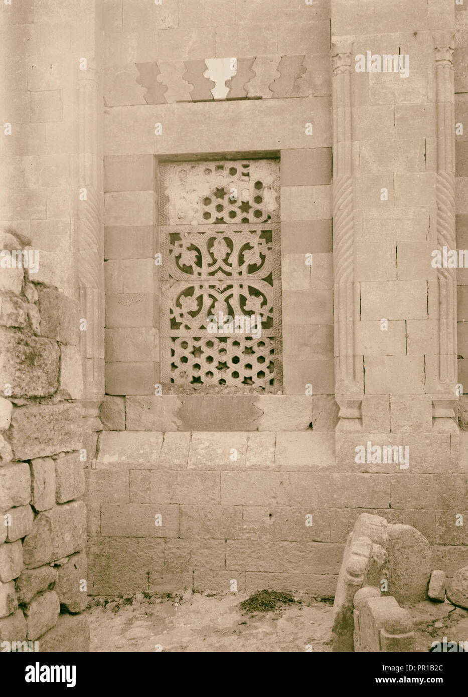 Aleppo (Haleb) and environs. Finely carved Arabic window. 1900, Syria, Aleppo Stock Photo